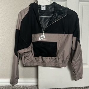 Nike pullover jacket size M